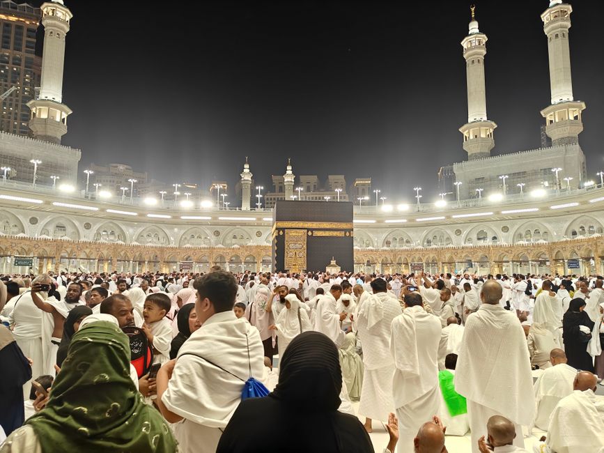 Makkah Taxi for pilgrims, families and groups